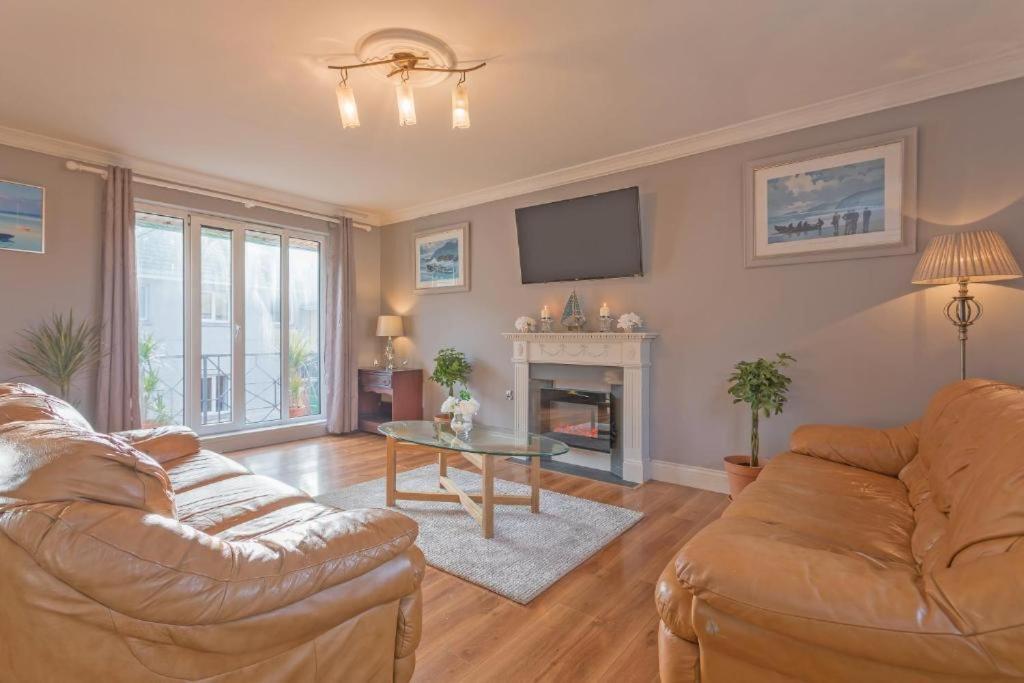 Town Square Townhouse - Best Location In Голвей Екстер'єр фото