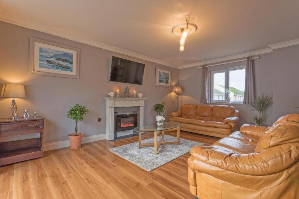 Town Square Townhouse - Best Location In Голвей Екстер'єр фото